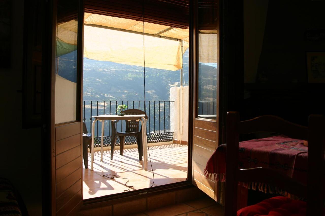 Apartamentos Y Casas Rurales Las Terrazas De La Alpujarra Bubión Exterior foto